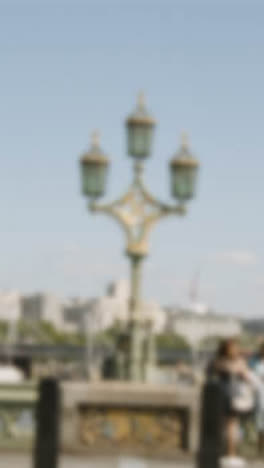 Defocused-Vertical-Video-Westminster-Bridge-Hungerford-Charing-Cross-Bridges-London-UK